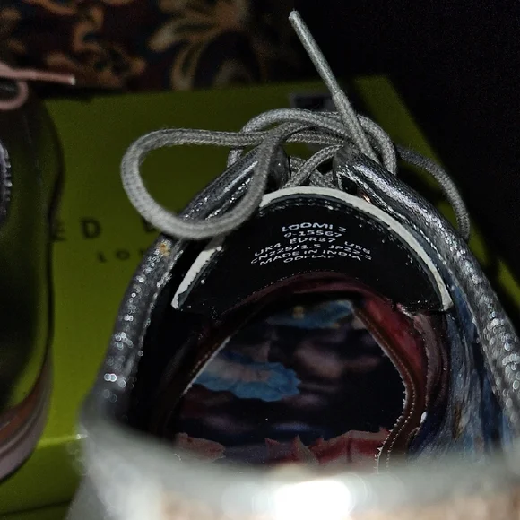 Ted Baker Silver Oxford Shoes with Pink Laces - Picture 10 of 11